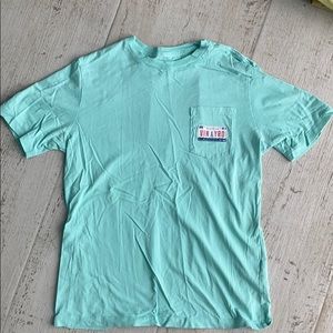 Vineyard vine T-shirt